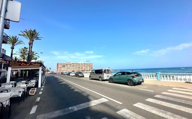 Resale - Apartment -
Torrevieja - Centro