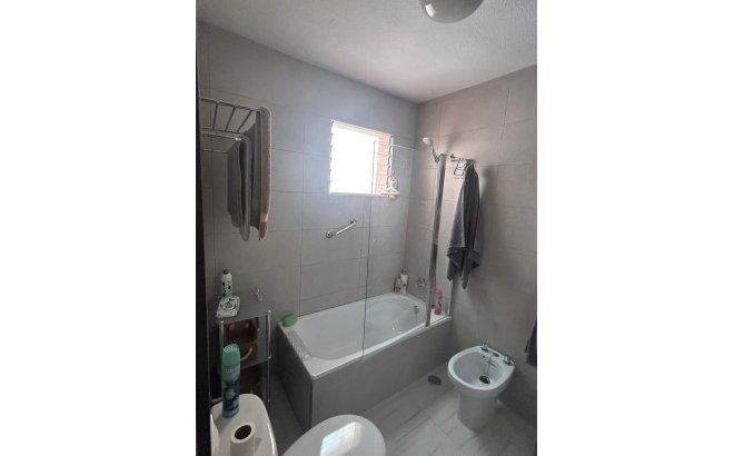 Resale - Town House -
Torrevieja - Centro