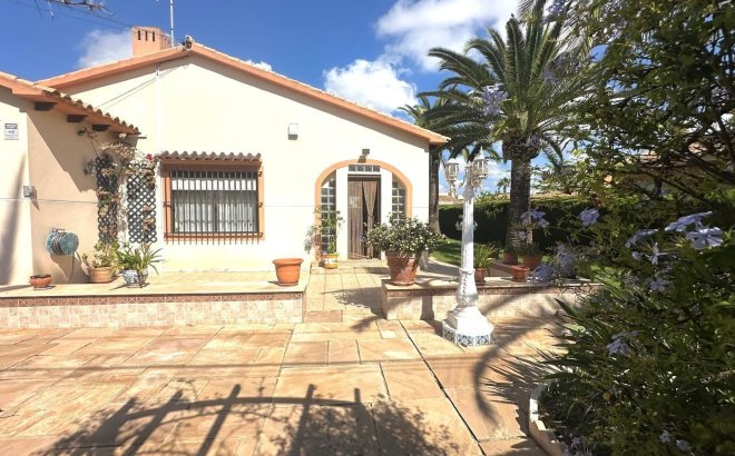 Resale - Villa -
Cabo Roig - Costa Blanca