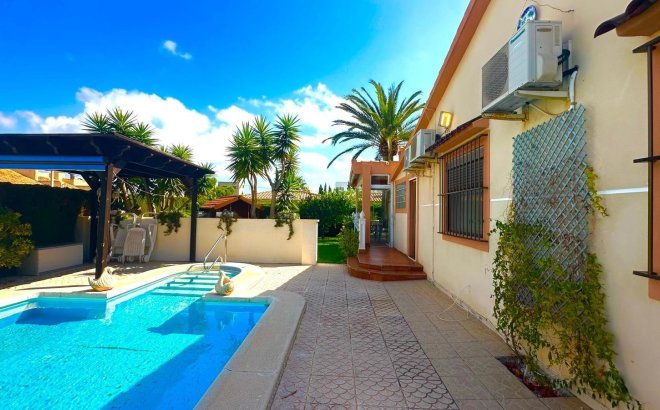 Resale - Villa -
Cabo Roig - Costa Blanca