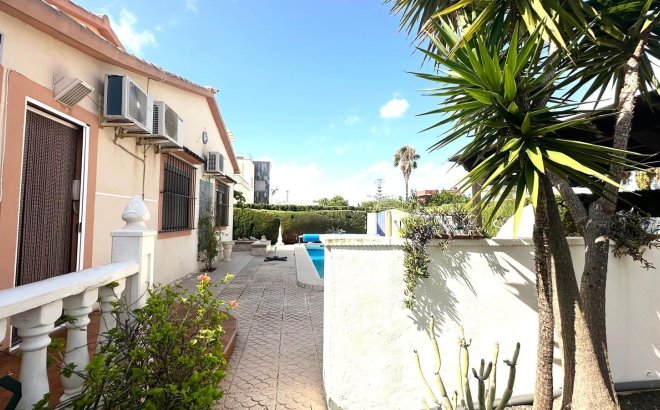 Resale - Villa -
Cabo Roig - Costa Blanca