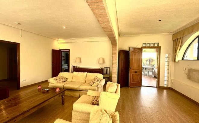 Resale - Villa -
Cabo Roig - Costa Blanca