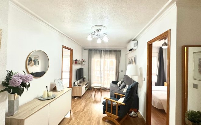 Resale - Apartment -
Torrevieja - Acequion