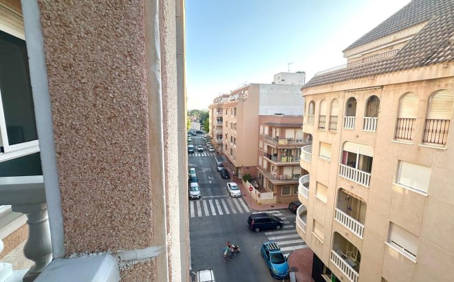 Resale - Apartment -
Torrevieja - Acequion