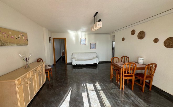 Resale - Apartment -
Torrevieja - Playa del Cura