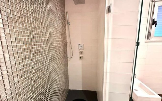 Herverkoop - Appartement -
Torrevieja - Estacion De Autobuses