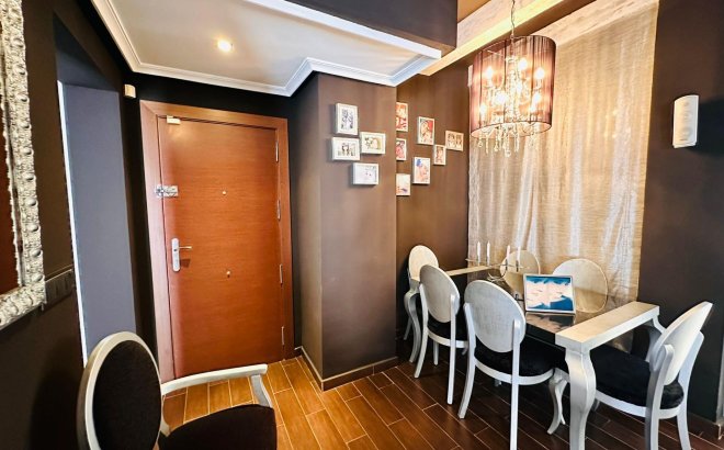 Herverkoop - Appartement -
Torrevieja - Estacion De Autobuses