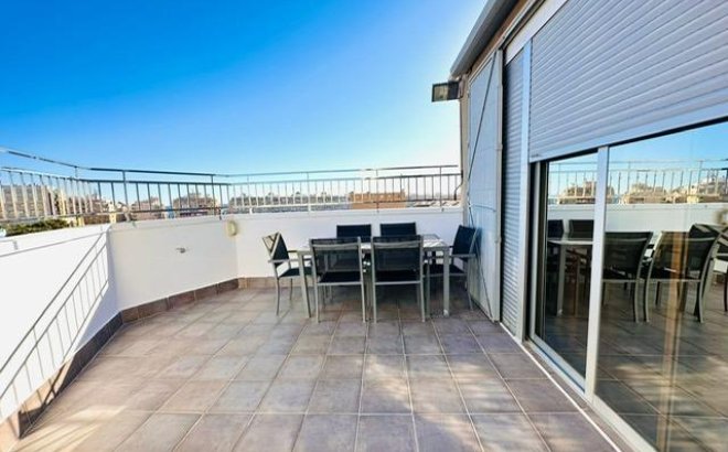 Herverkoop - Appartement -
Torrevieja - Estacion De Autobuses