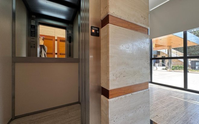 Resale - Villa -
Orihuela Costa - Altos De Campoamor