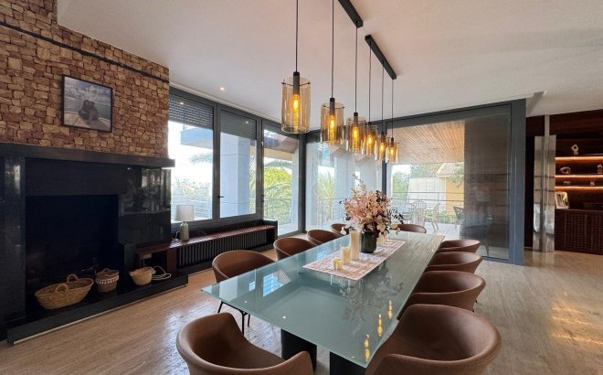 Resale - Villa -
Orihuela Costa - Altos De Campoamor