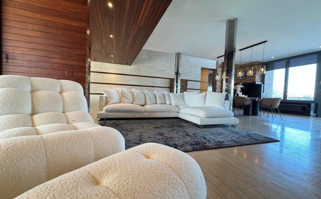 Resale - Villa -
Orihuela Costa - Altos De Campoamor