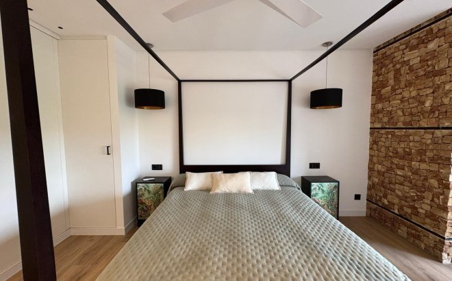 Resale - Villa -
Orihuela Costa - Altos De Campoamor