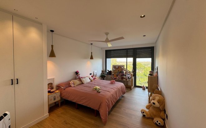 Resale - Villa -
Orihuela Costa - Altos De Campoamor