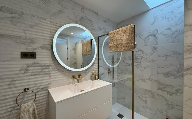 Resale - Villa -
Orihuela Costa - Altos De Campoamor