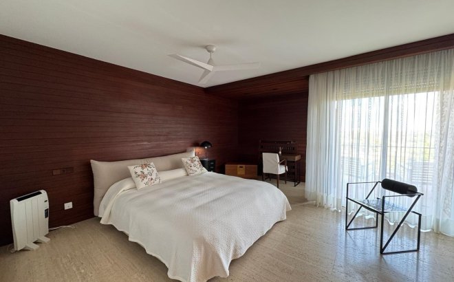 Resale - Villa -
Orihuela Costa - Altos De Campoamor