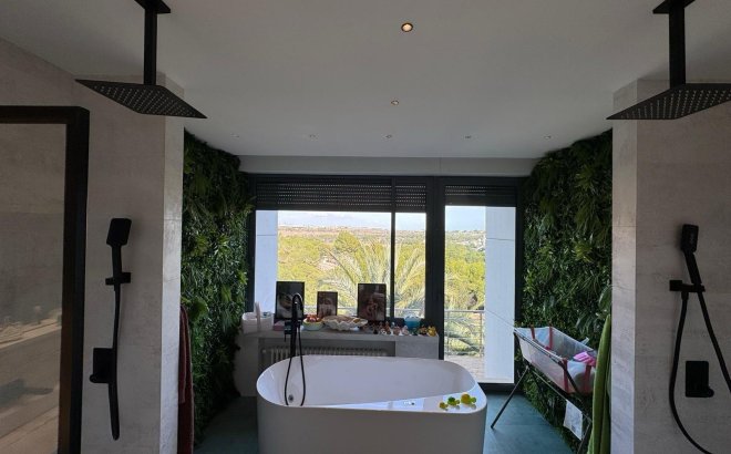 Resale - Villa -
Orihuela Costa - Altos De Campoamor