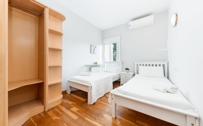 Herverkoop - Villa -
Dehesa de Campoamor - Costa Blanca