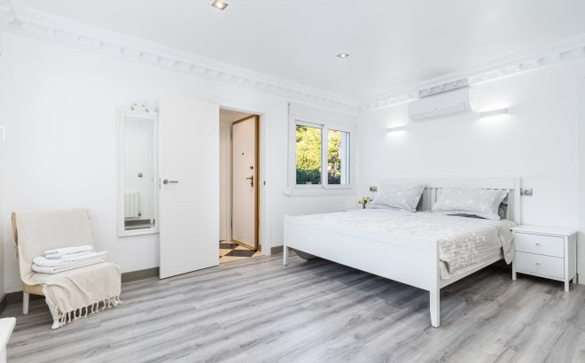 Herverkoop - Villa -
Dehesa de Campoamor - Costa Blanca