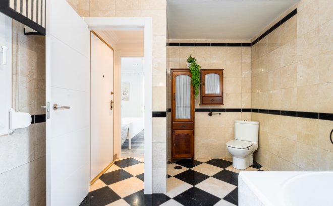 Herverkoop - Villa -
Dehesa de Campoamor - Costa Blanca