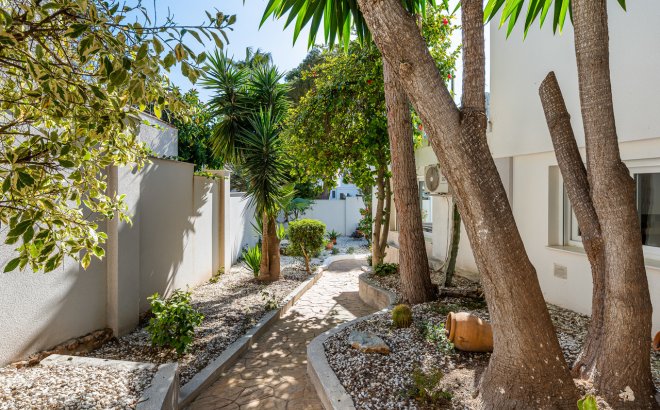 Herverkoop - Villa -
Dehesa de Campoamor - Costa Blanca