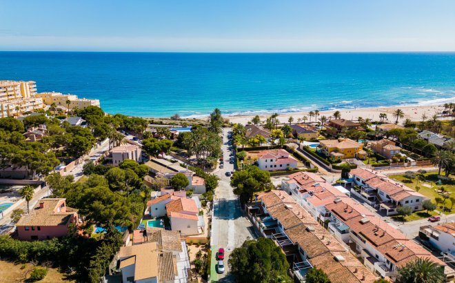 Herverkoop - Villa -
Dehesa de Campoamor - Costa Blanca