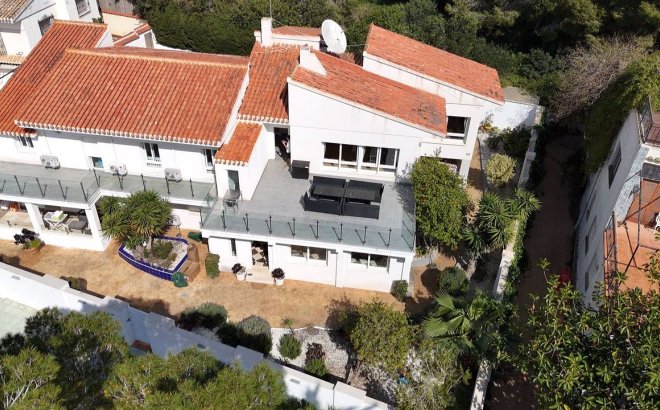 Herverkoop - Villa -
Dehesa de Campoamor - Costa Blanca