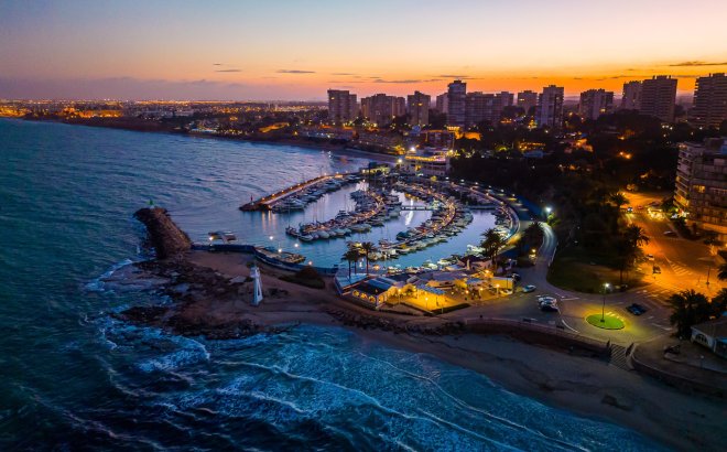 Herverkoop - Villa -
Dehesa de Campoamor - Costa Blanca