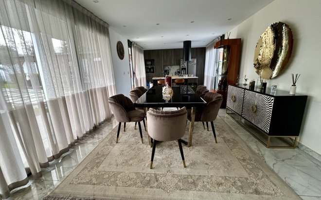 Resale - Villa -
Los Balcones - Costa Blanca