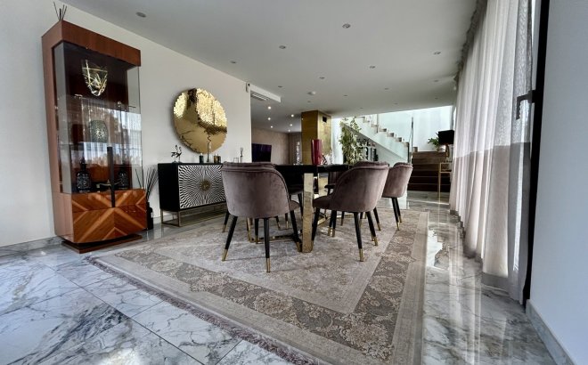 Resale - Villa -
Los Balcones - Costa Blanca