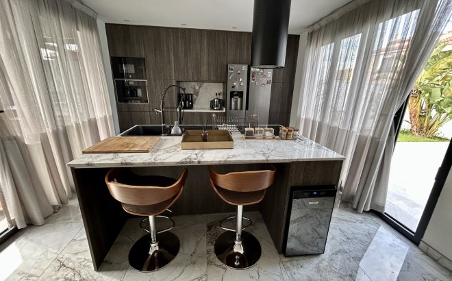 Resale - Villa -
Los Balcones - Costa Blanca