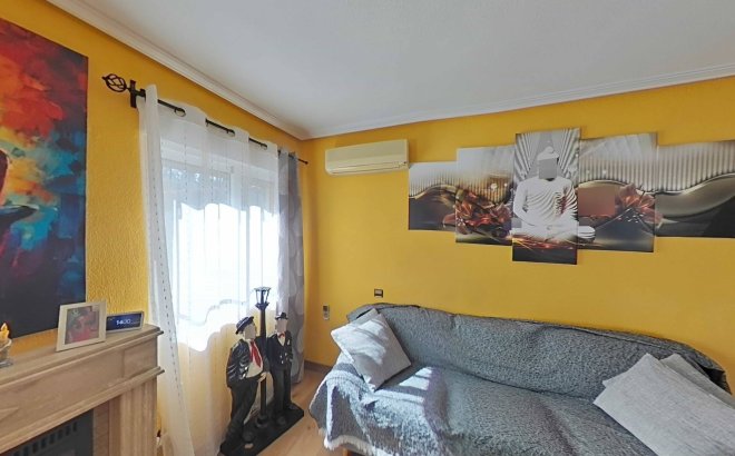 Resale - Villa -
Torrevieja - Los Balcones