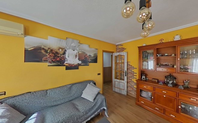 Resale - Villa -
Torrevieja - Los Balcones