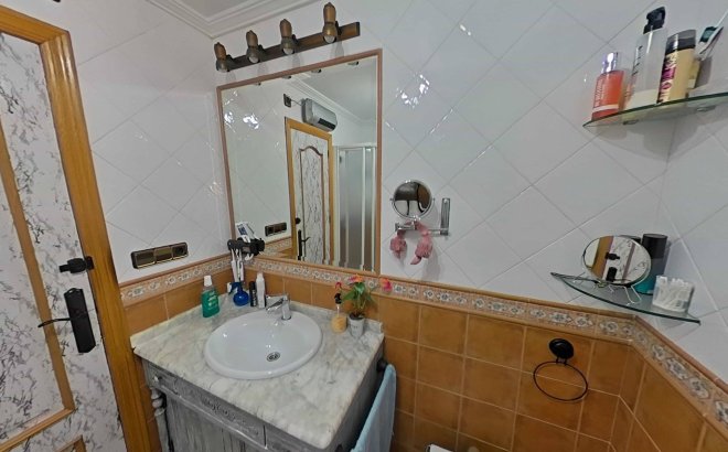 Resale - Villa -
Torrevieja - Los Balcones