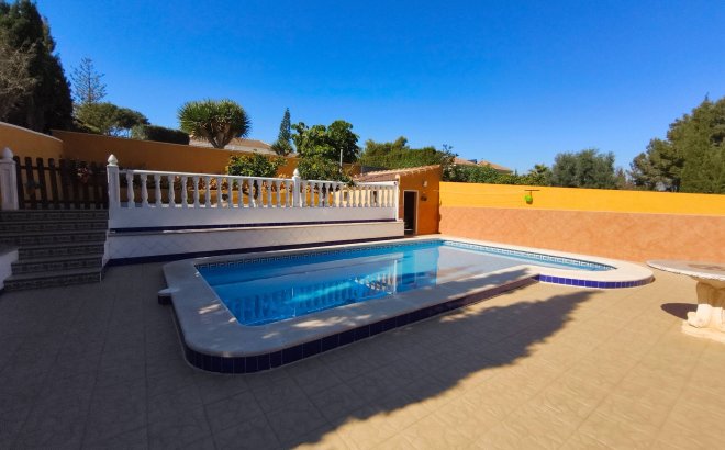 Resale - Villa -
Torrevieja - Los Balcones