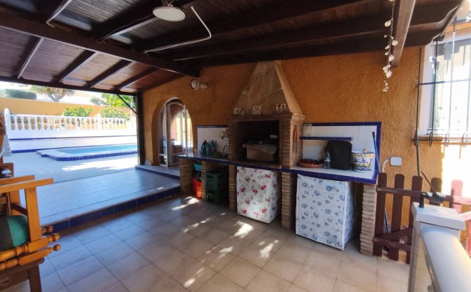 Resale - Villa -
Torrevieja - Los Balcones