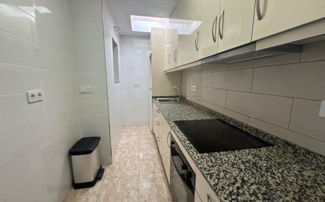 Resale - Bungalow -
Torrevieja - Costa Blanca