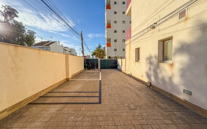 Resale - Apartment -
Torrevieja - Costa Blanca