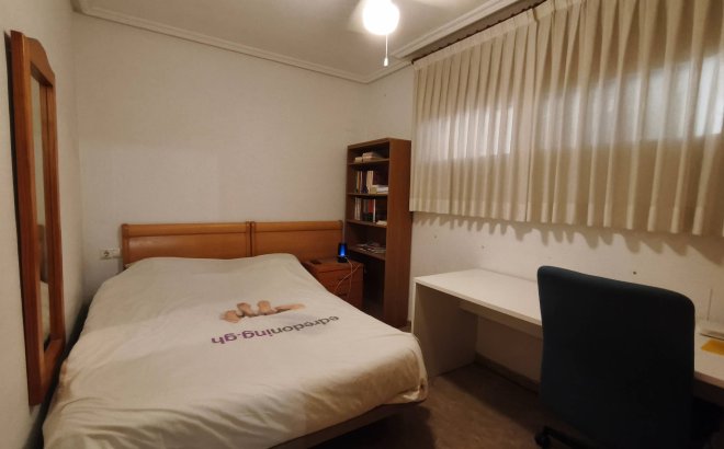 Resale - Apartment -
Torrevieja - Estacion De Autobuses