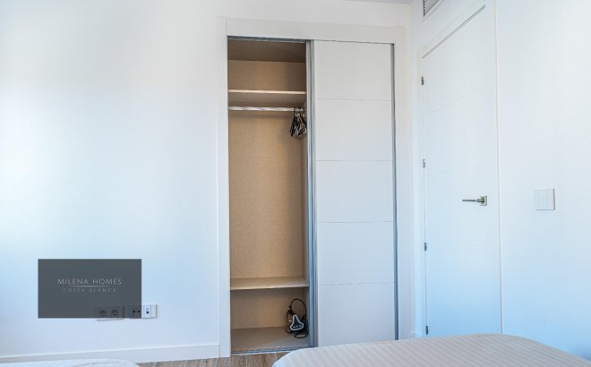 Resale - Apartment -
Torrevieja - Punta Prima