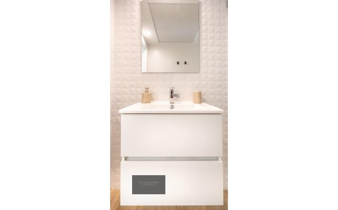 Resale - Apartment -
Torrevieja - Punta Prima