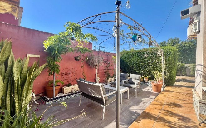 Resale - Villa -
Torrevieja - Los Balcones - Los Altos del Edén