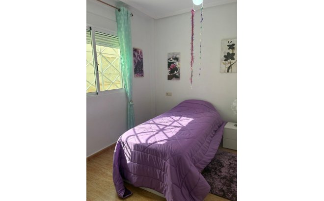 Resale - Bungalow -
Orihuela Costa - Los Almendros-la Florida