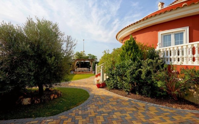 Resale - Villa -
Rojales - Inland