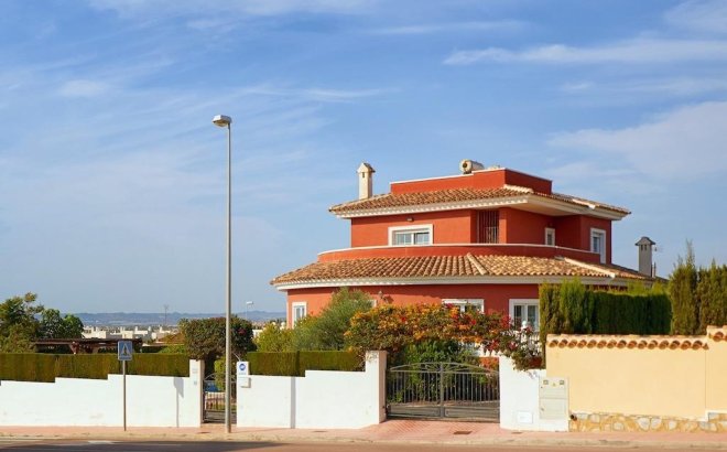 Resale - Villa -
Rojales - Inland