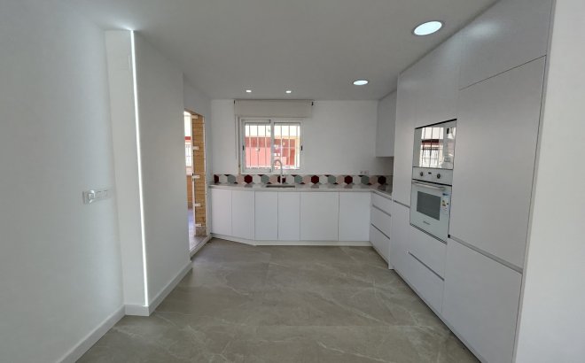 Resale - Apartment -
Pilar de la Horadada - Costa Blanca