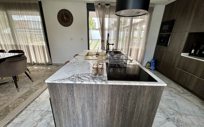 Resale - Villa -
Los Balcones - Costa Blanca