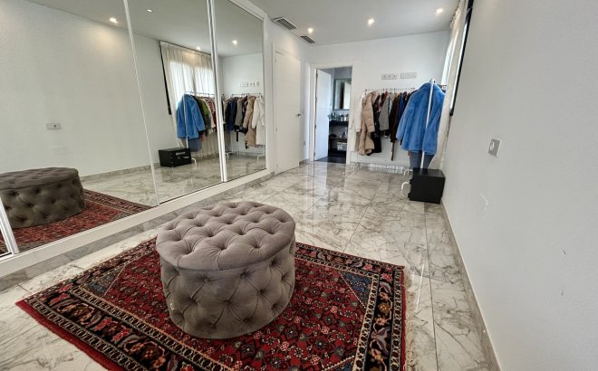 Resale - Villa -
Los Balcones - Costa Blanca