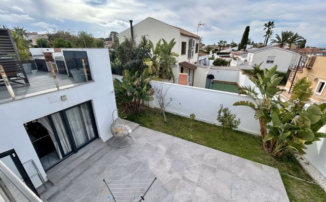 Resale - Villa -
Los Balcones - Costa Blanca