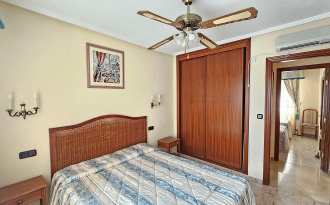 Resale - Villa -
Torrevieja - El Chaparral