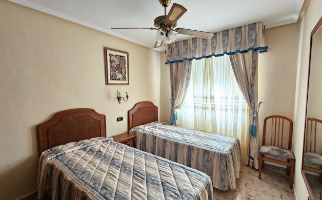 Resale - Villa -
Torrevieja - El Chaparral